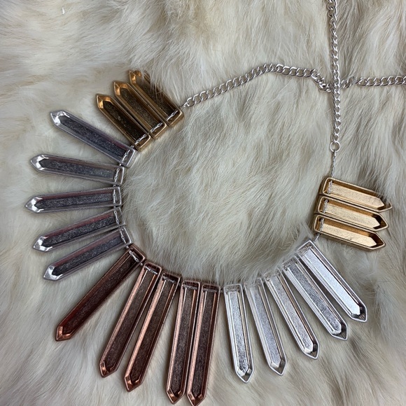 TRI COLOR METAL NECKLACE - Picture 4 of 4